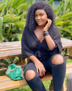 Actress Chizzy Alichi explains why she always do her make-up before cooking